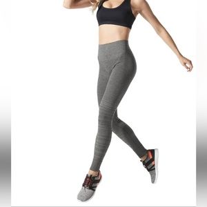 Blanqi Sport Support Hipster Cuffed Leggings Gray Size Medium